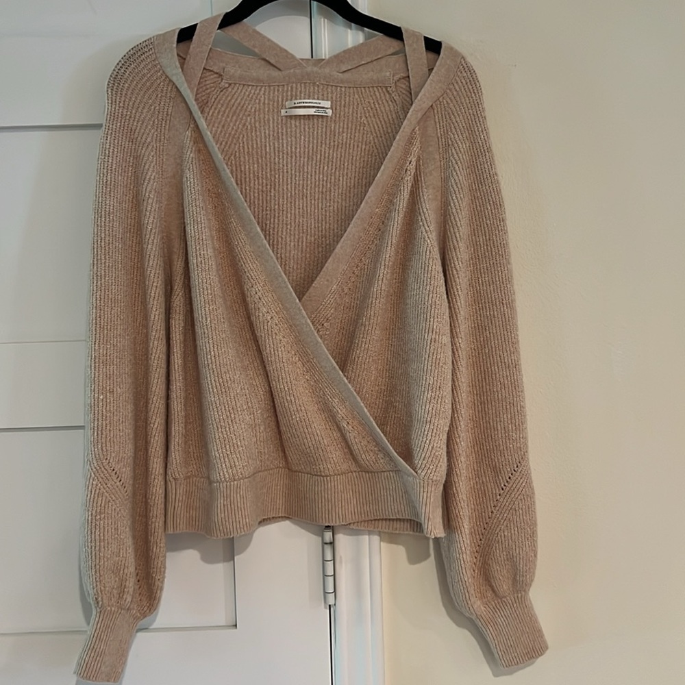 Women's Anthropologie Beige Wrap V Neck Sweater Size Medium EUC